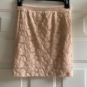 4/$10 Forever 21 Peach lacy floral mini skirt size small